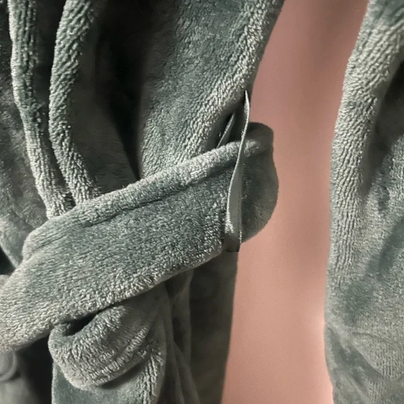 Victoria's Secret Plush Velvet Robe in Deep Green - Picture 4 of 5